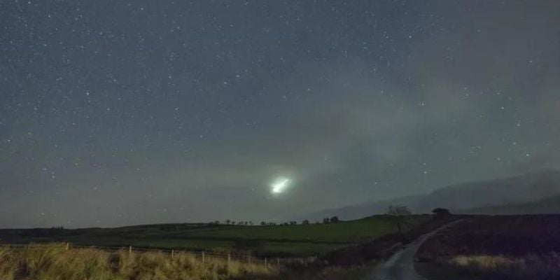 Bola de fuego verde atraviesa el cielo nocturno de Florida, EEUU