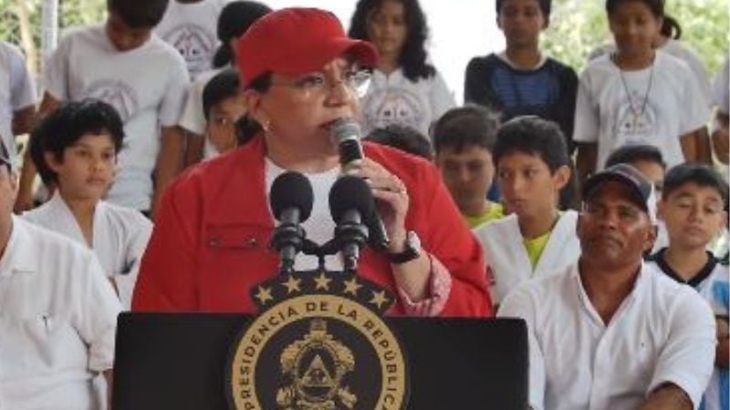 Gobierno de Honduras está bajo ataque, señala presidenta