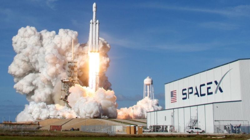EEUU demanda a SpaceX