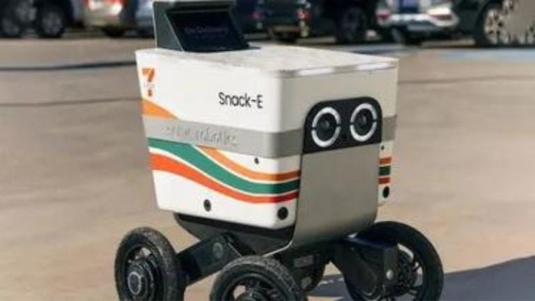 Robots de delivery son atacados en las calles de Los Ángeles