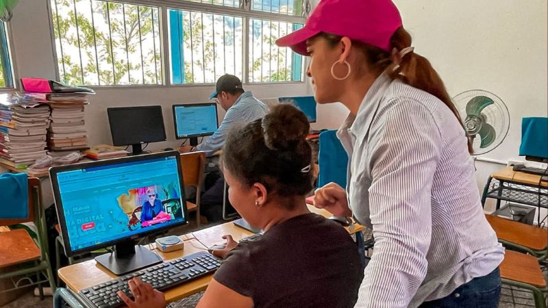 Instalan antenas Starlink en centros escolares