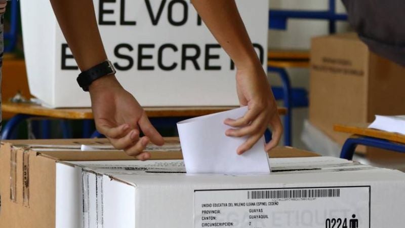 vota reemplazo Villavicencio Ecuador