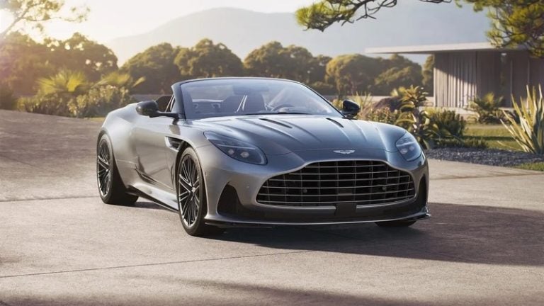 Aston Martin DB12 Volante