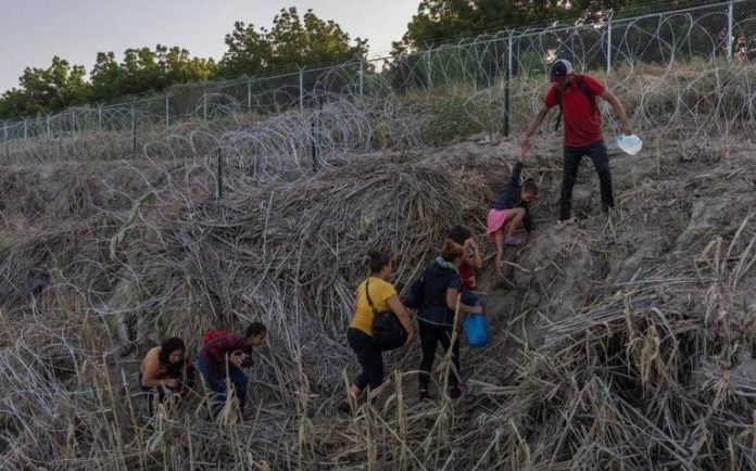 congresistas separaciones de familias migrantes en Texas