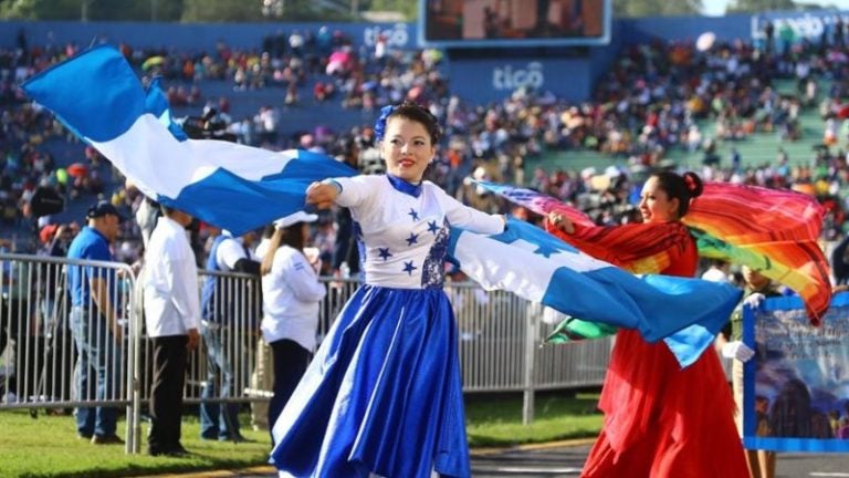 colegios en desfiles patrios