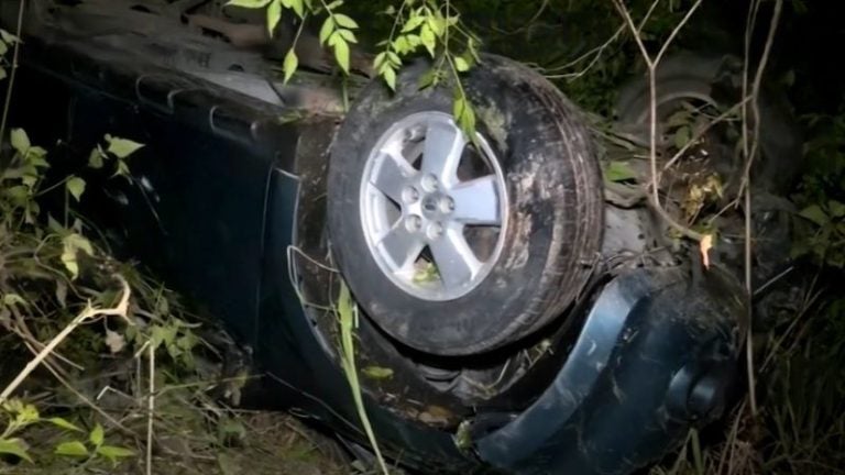 Tres policías sufren accidente en el Estadio