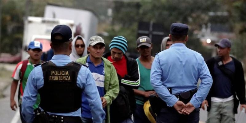 Conadeh ve “inaceptable” que policías vulneren derechos de migrantes