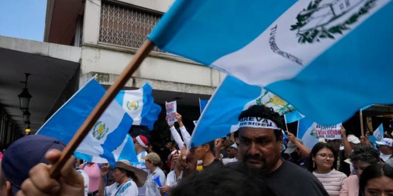 Tribunal de Guatemala revoca suspensión del partido de Arévalo