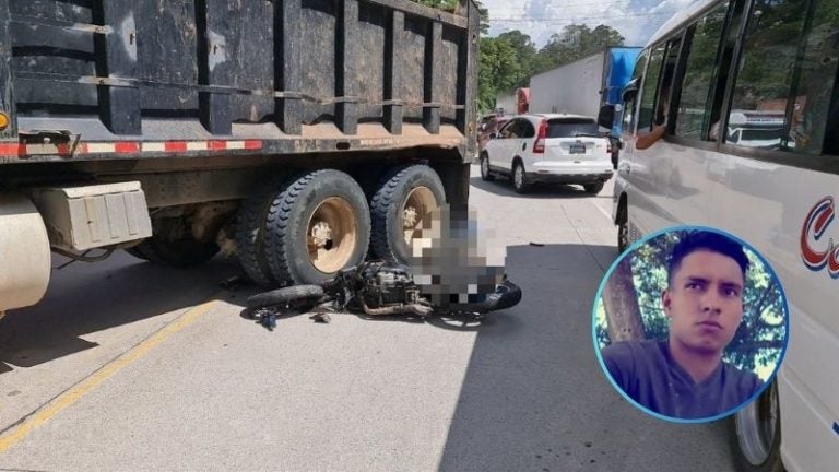 Una mala maniobra del conductor de una volqueta habría ocasionado la colisión.