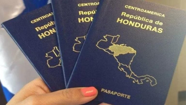 Migrante hondureña es sancionada tras denunciar robo de pasaporte en España