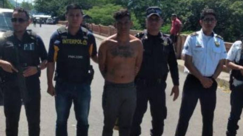 Honduras entrega a El Salvador a pandillero capturado en el sur