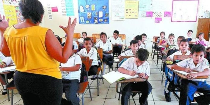 Educación concede asueto mañana lunes en centros educativos públicos