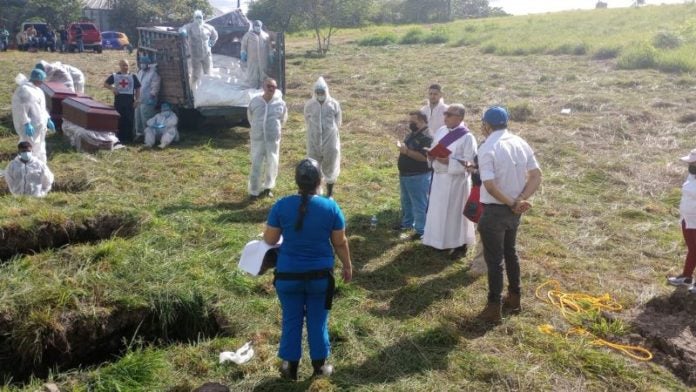 MP inhumación cuerpos septiembre