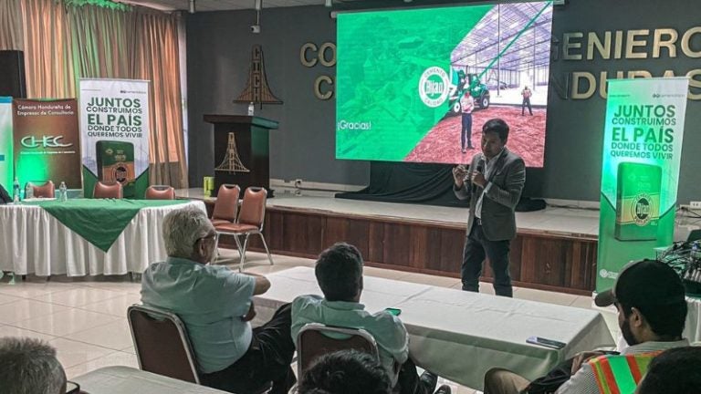 Bijao da inicio con el Semanario Técnico en temas de pavimentación