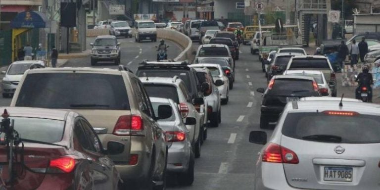 Estudian posibilidad de aplicar "Hoy no circula" en la capital