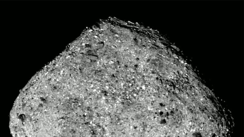Cápsula de la NASA llega a la Tierra con muestra de asteroide Bennu