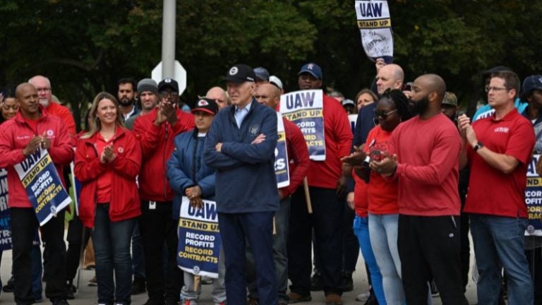 Biden se une a protesta