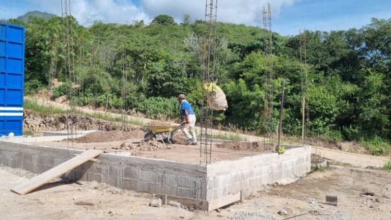 «De brazos caídos» trabajadores de planta de tratamiento de agua en La Paz