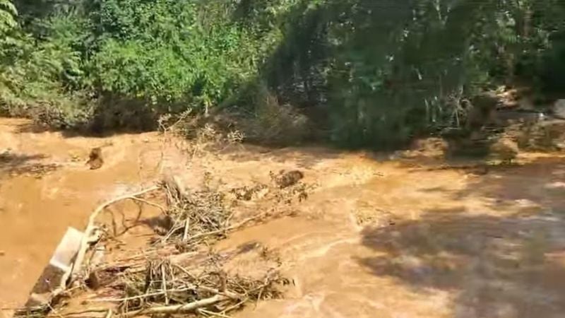 Buscan niño arrastrado río Jutiapa