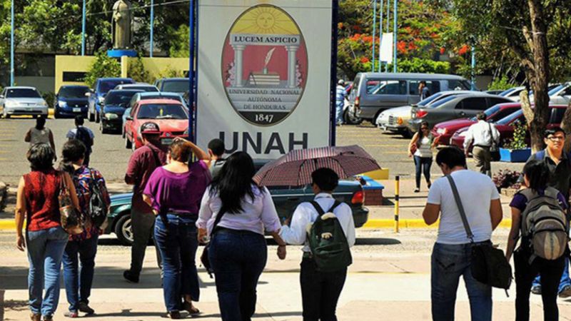 Exhortan universitarios a denunciar  UNAH