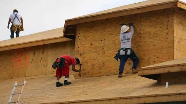 Migrantes hondureños denuncian abusos laborales en Nueva Orleans