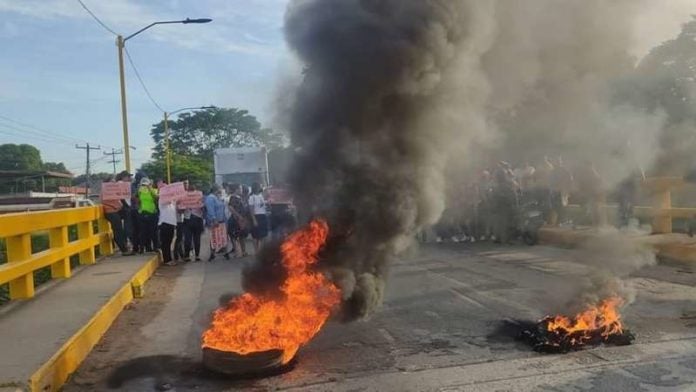 Protestan los maestros PROHECO