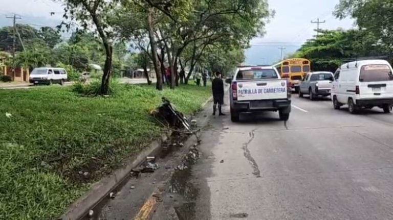 Rastra atropella a conductor de motocicleta