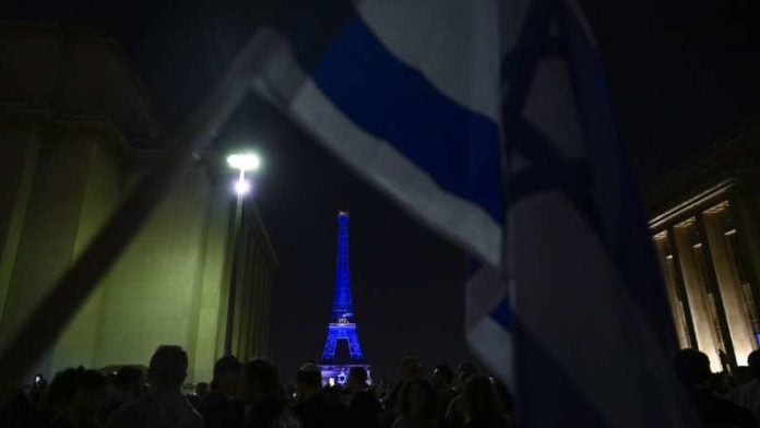 Torre Eiffel con colores de Israel