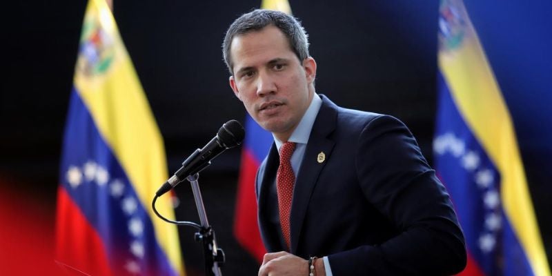 Fiscalía de Venezuela emite orden de arresto contra el expresidente Juan Gaidó