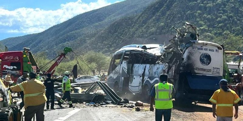 Descartan víctimas hondureñas en accidente de migrantes extranjeros en Oaxaca