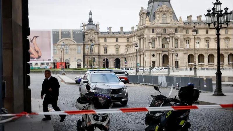 Cierra museo Louvre seguridad