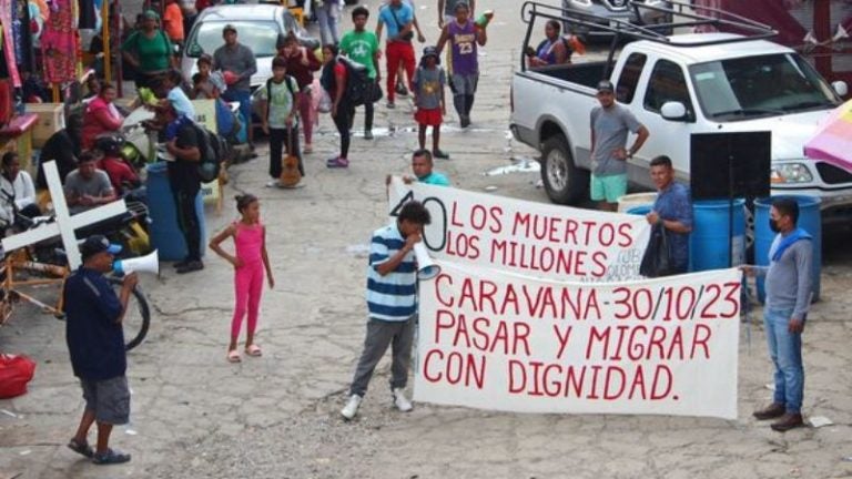 Migrantes en protesta exigen soluciones humanitarias ante Cumbre Migratoria