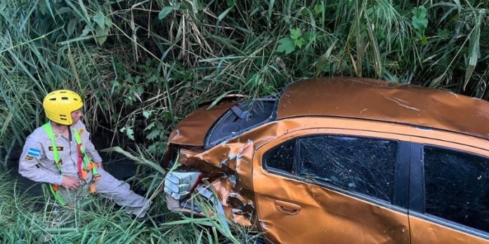 Conductor sobrevive de milagro tras caer en un abismo en TGU