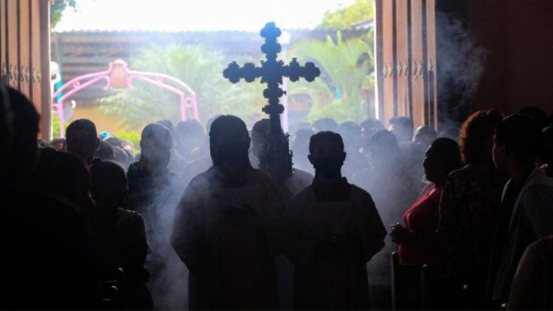 Nicaragua excarcela sacerdotes