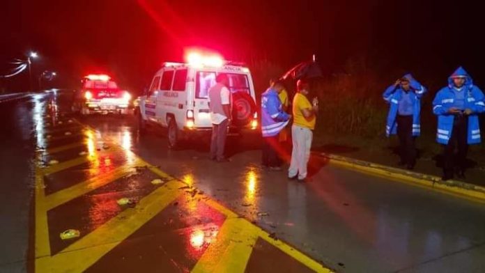 derrumbe mata a familia en Roatán