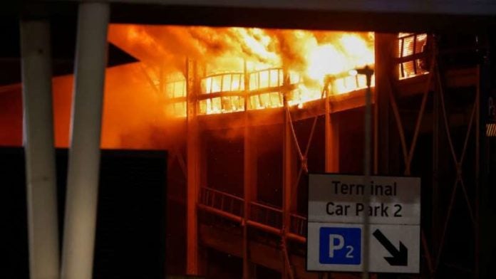 Incendio en aeropuerto de Londres