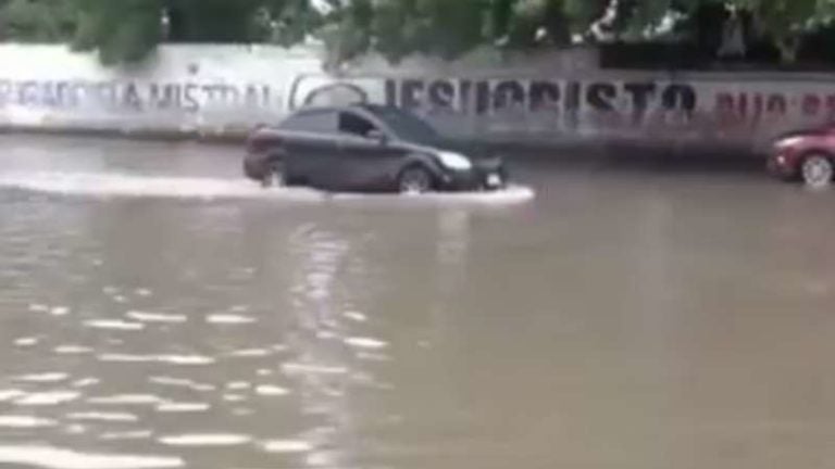 Inundaciones en calles de La Lima