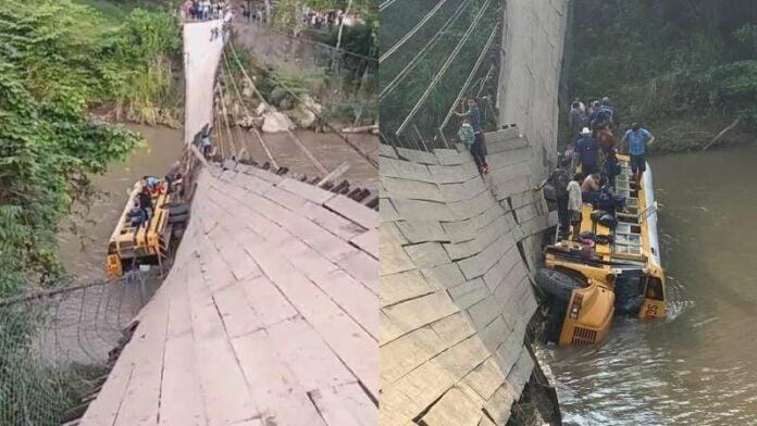 Bus cae a río en Santa Bárbara