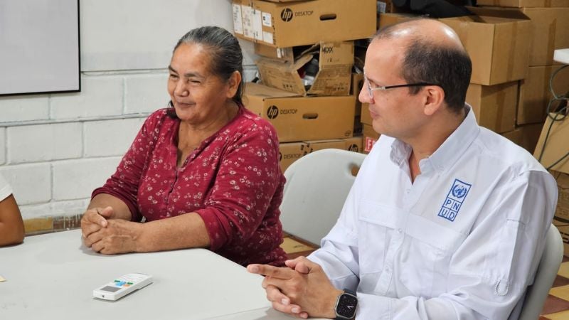 Pnud se reúne con líderes comunitarios de la Rivera Hernández