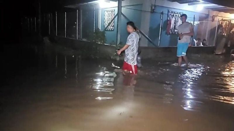 Al menos 100 familias evacuadas y 300 casas inundadas en Villanueva