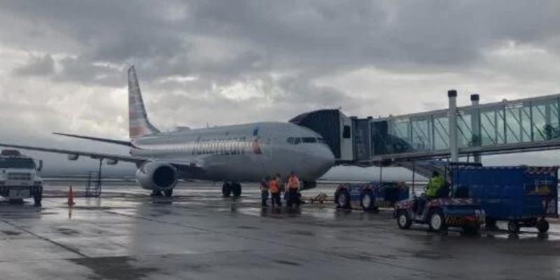 Por mal clima, un avión de American Airlines aterriza de emergencia en Palmerola