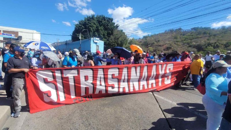 empleados del SANAA anuncian tomas y huelgas