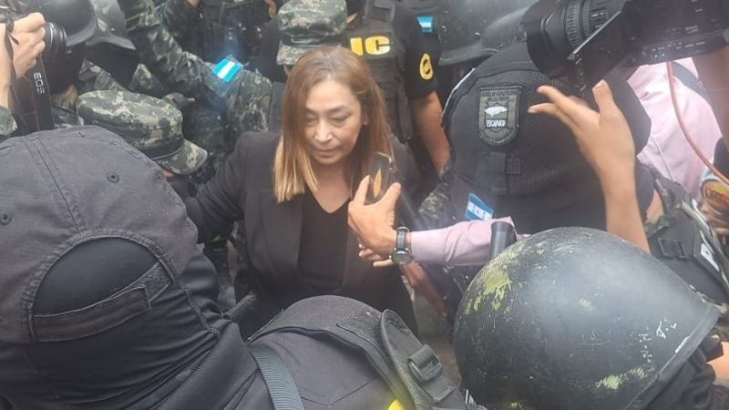 Bajo un fuerte dispositivo de seguridad llega Rocío Tábora a audiencia de imputado