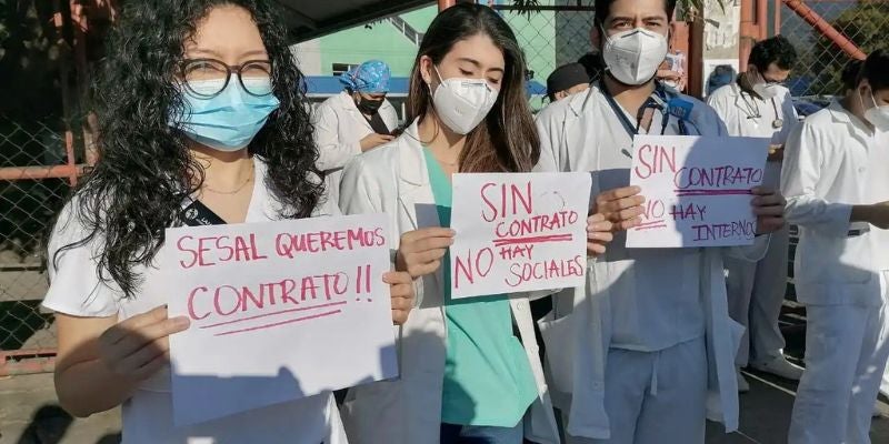 CMH: Tenemos 11 mil médicos sin empleo, pero el Gobierno contrata cubanos