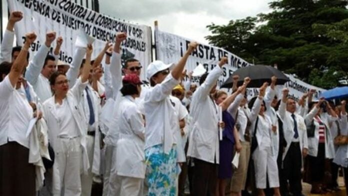 Colegio Médico pide apertura de concursos para galenos