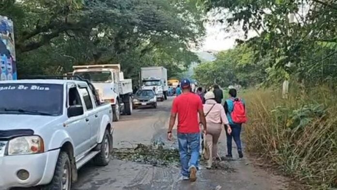 tomada carretera a Jamastran