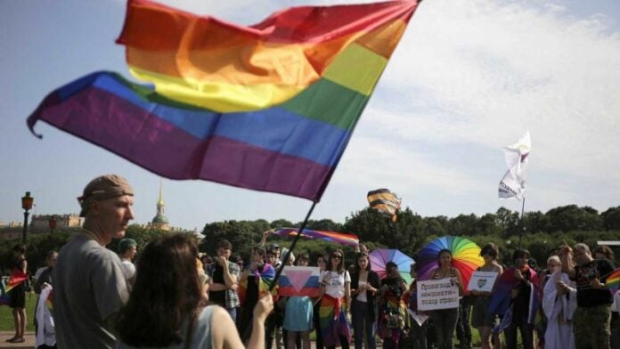 Tribunal Rusia prohíbe movimiento LGTBI+