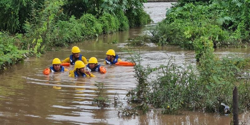 Joven es arrastrado por corriente en río de Orocuina, cuando buscaba leña