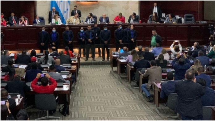 Congreso Nacional suspende sesión