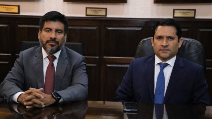 Fiscales interinos en cargos